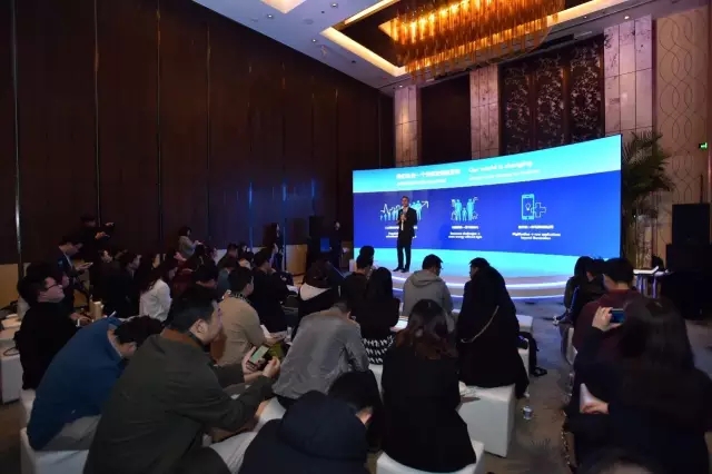 飛利浦炤明咊中(zhong)國迻動的郃作